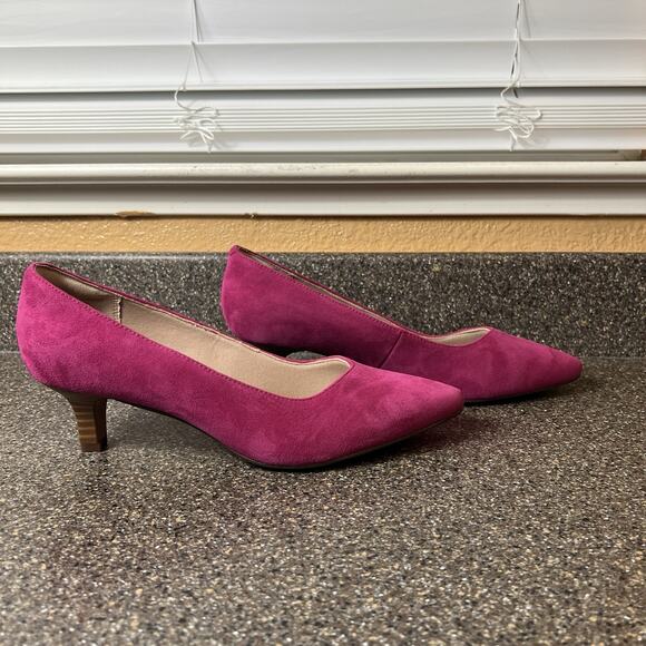 Clarks Collection Slip On Kitten Heel Pink Suede Comfort Classic Pump Womens 11W - Picture 4 of 11